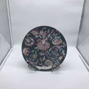 Decorative ceramic plate